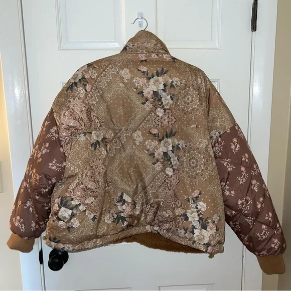 American Eagle Outfitters Floral Puffer Reversible Jacket - Brown - Picture 3 of 3